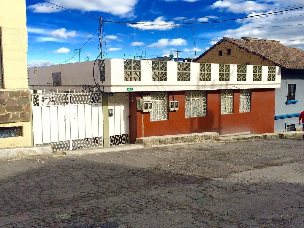 بيت ضيافة فندق Casa Ceasars Historic كويتو
